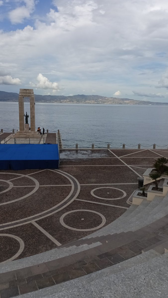 DarkNeanderthal's tweet photo. Reggio Calabria https://t.co/MeqFSWNHY9