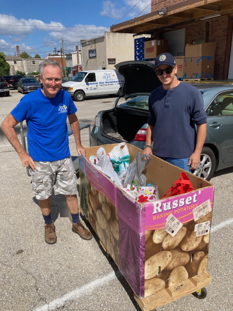 September is Hunger Action Month and The Jenkins Family wanted to help. They organized a food drive in their community and the response was overwhelming! You can help today too:  nhm-pa.org/createfeed-a-f…
#HungerActionMonth