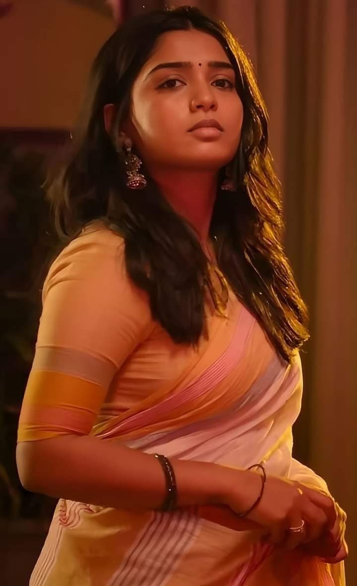 deanfkinambrose's tweet photo. Mallu 😋🍑 Gouri KishaN https://t.co/wPq70AXITG