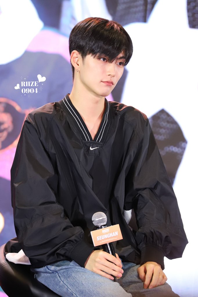 riize__0904's tweet photo. 230926 🥺🤏🏻

#ShopeexRIIZE_Fansign
#SEUNGHAN #승한 #RIIZE https://t.co/7anHatwurB