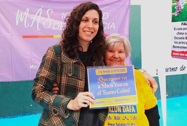 .<a href="/agostinamora/">Agostina Mora</a>, ministra de Igualdad e Integración de Santa Cruz, se acaba de sumar a la campaña para que #ShenYun actúe en el <a href="/TeatroColon/">Teatro Colón</a> 

🛑¡NO podemos permitir que el régimen chino decida sobre las artes en nuestro país! 

✍️Apóyanos con tu firma: colonesparashenyun.com