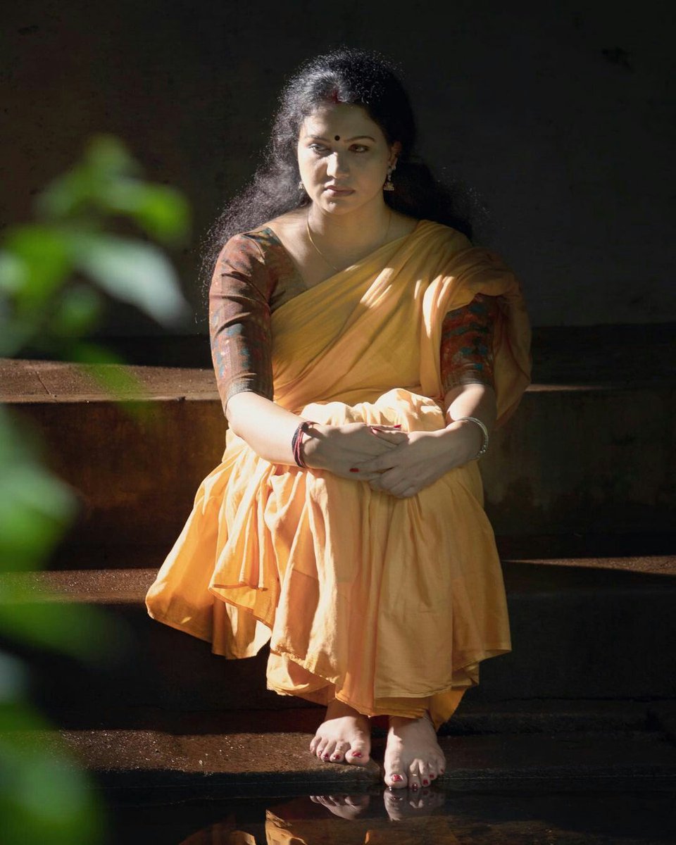tanituvamanaval's tweet photo. உயிர்களின் மதிப்பும்,
இழப்போட வலியும் தெரிஞ்சவங்களுக்கு
சொல்லிக்கொண்டு வருவதில்லை
கண்ணீர்! https://t.co/TuxVSQ0qzf