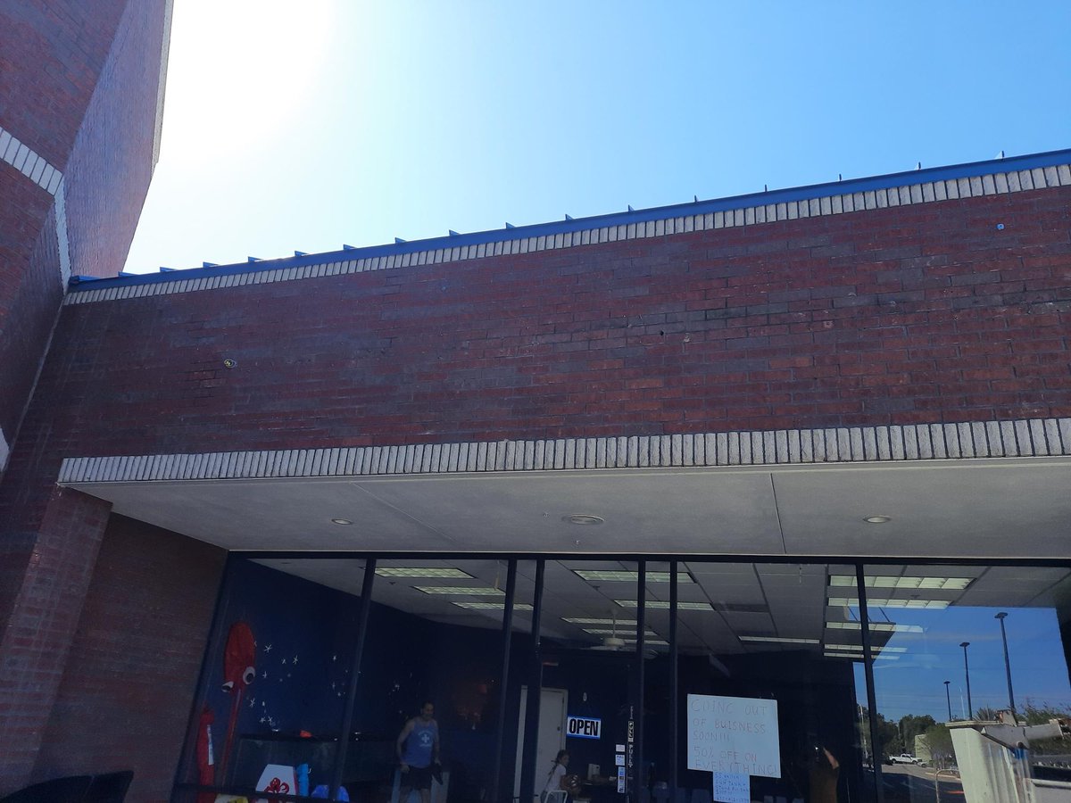 Tampa_Bay_Signs's tweet image. Sign Removal - Raceway-mounted channel letters removed, holes caulked and electrical capped for Beach N' Baits in Largo, FL.
#signremoval #electricalservice