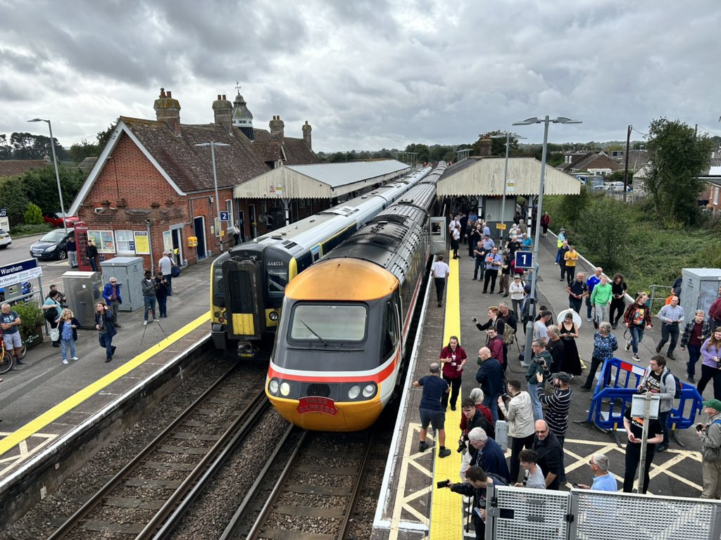 joey_wanders's tweet image. We arrived into Wareham 9 minutes early. Due out at 1422 #XCHSTFarewell #BournemouthBelle #PinesExpress