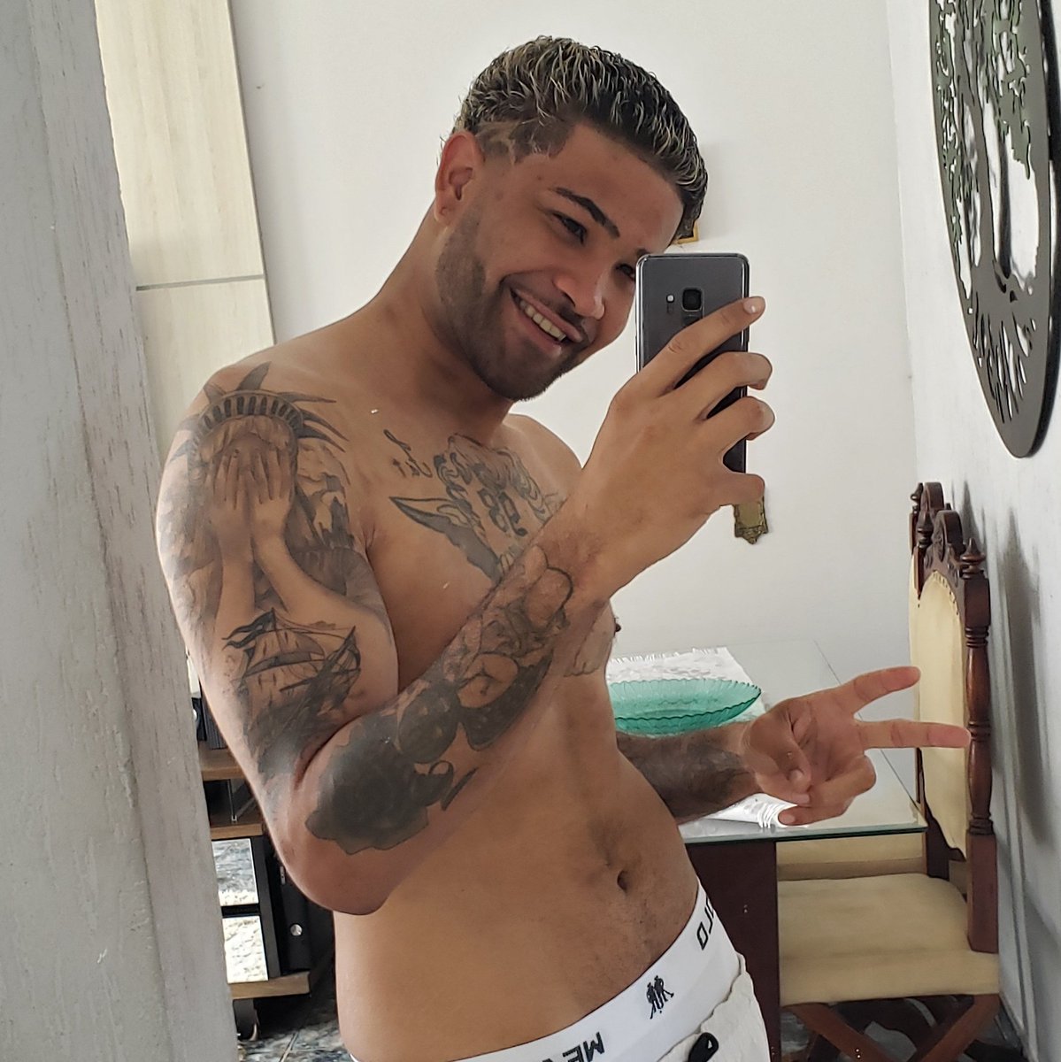 allpsyoficial's tweet photo. https://t.co/iEal97Y8NM