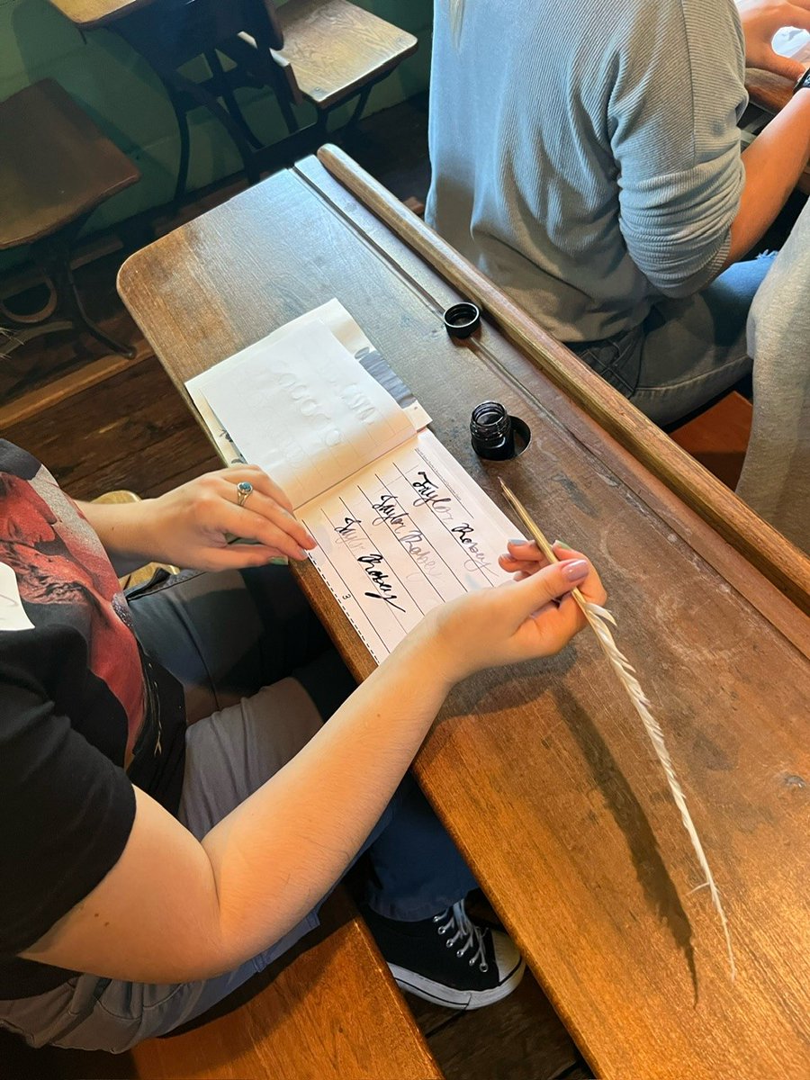 jcityTNschools's tweet photo. On Friday, members of the @ScienceHill_JCS Women in US History class took a step back in time as they visited Oak Hill Schoolhouse in Jonesborough.
#TopperTuesday #WeAreAllToppers https://t.co/eV0ZNdWU0i