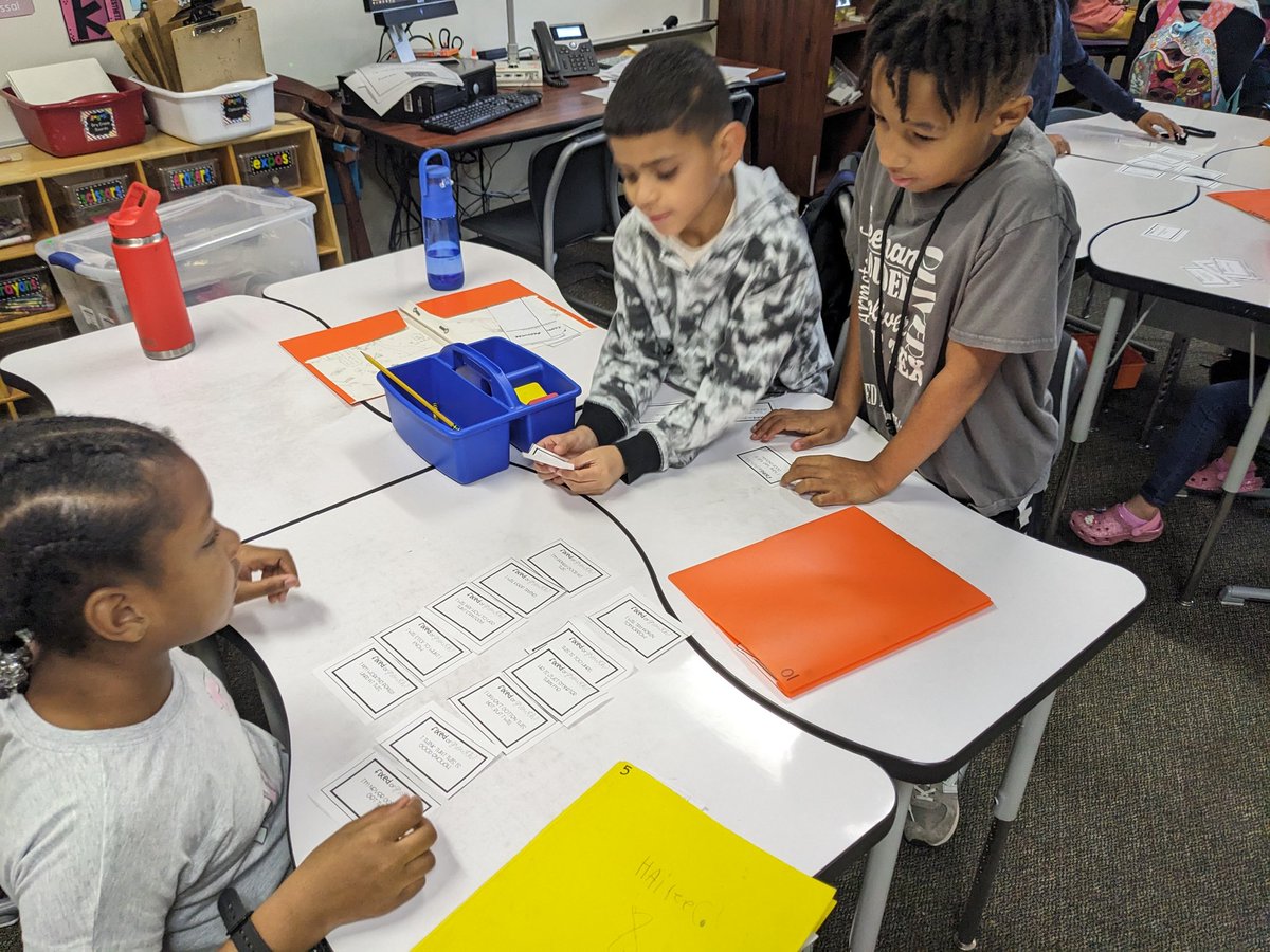 Looking at situation cards and deciding if it's a growth mindset statement or a fixed mindset statement. #santangelosquad #lsecares #wearelakeshore <a href="/HumbleISD_LSE/">Lakeshore Elementary</a> <a href="/LSEcounselors/">LSE Counselors</a>