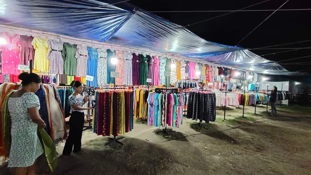 BongaigaonTimes's tweet photo. || N.E. Mega Trade Expo ||
Few glimpses of Northeast Mega Trade Expo organised at Gandhi Maidan #Bongaigaon.
Date: 17th Sep'23 to 30th Sep'23.
#Free_Entry
#bongaigaontimes #bongaigaon_assam #tradefair #tradeexpo #gandhimaidan #assam #Abhayapuri https://t.co/K8pc0saZLu