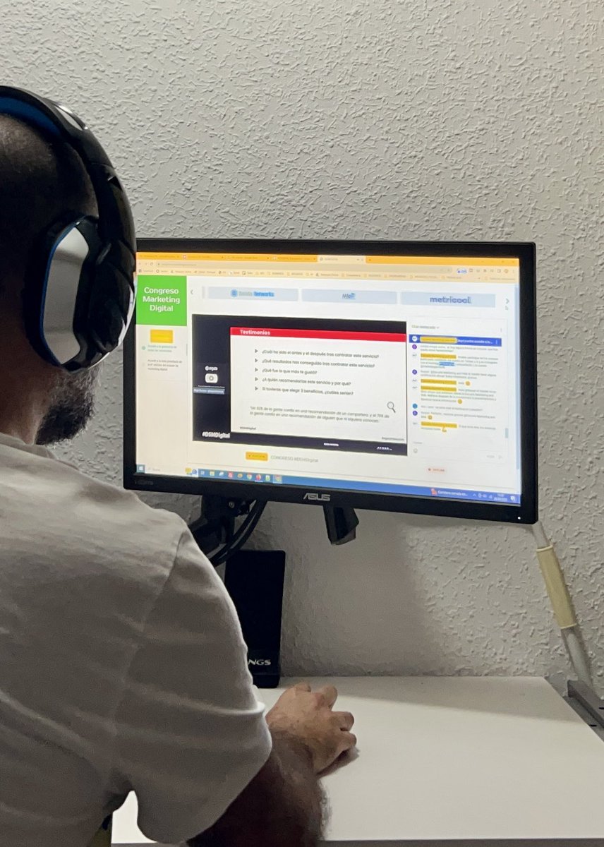 Aquí estoy siguiendo la ponencia de <a href="/BegoRomero_/">Bego Romero ✨</a> en el #DSMDigital 

¡¡Todavía queda mucha tarde por delante!!