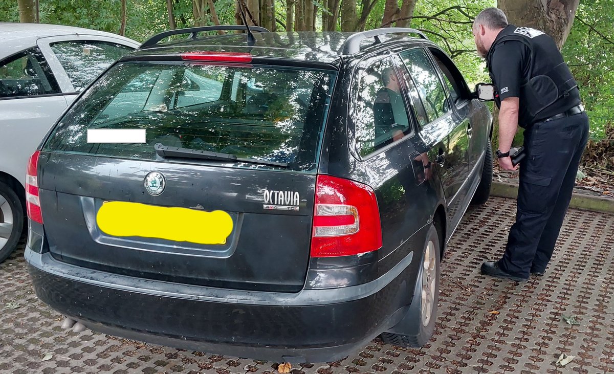 PSOSRoads's tweet photo. Officers from  #DundeeRP and #PerthRP are carrying out patrols on the #A90 and #M90 today. 

Numerous #fatal5 offences detected.

These two vehicles were found to have no insurance - the drivers were issued conditional offers for 6 points and a £300 fine. https://t.co/pklpffJJT2