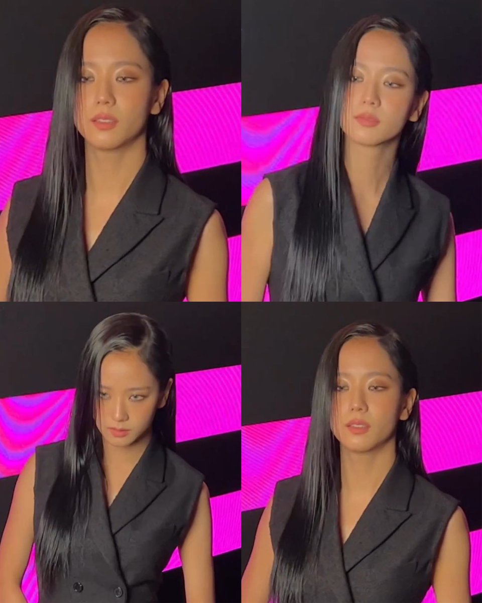 PopCrave's tweet photo. BLACKPINK’s Jisoo stuns at the #DiorSS24 show in Paris. https://t.co/G87Nodh5sV