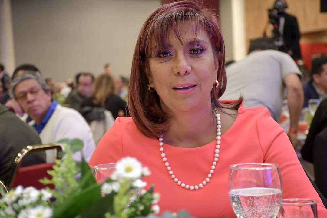 ServicioCivilD's tweet photo. #EnMinutos la directora del #DASCD @_NRocioVargas estará en @dcRadioBogota hablando sobre nuestra Gala de Reconocimiento #TalentoHaciendoHistoria🤩 que reconocerá a los mejores servidores y servidoras del Distrito.
Conéctate ➡️ https://t.co/kx5LEzUCq2 https://t.co/PzyUUScuJn