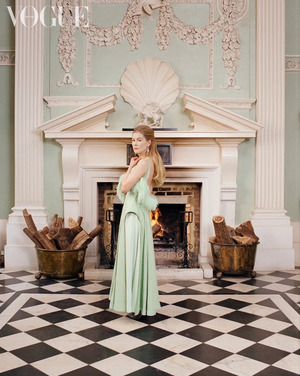 HELLOOO?!?! I GASPED