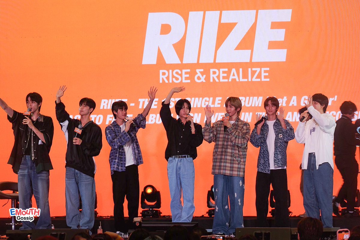 EM_Gossip's tweet photo. ภาพบรรยากาศในงานแถลงข่าว  ‘RIIZE - THE 1ST SINGLE ALBUM 'Get A Guitar' FACE TO FACE ALBUM SIGN EVENT IN THAILAND’ 

#RIIZE #RISEandREALIZE #GetAGuitar #RIIZE_GetAGuitar #Memories #ShopeexRIIZE_Fansign #ShopeeTHSMTrue #SMTrue
#SHOTARO #EUNSEOK #SUNGCHAN #WONBIN #SEUNGHAN #SOHEE #ANTON