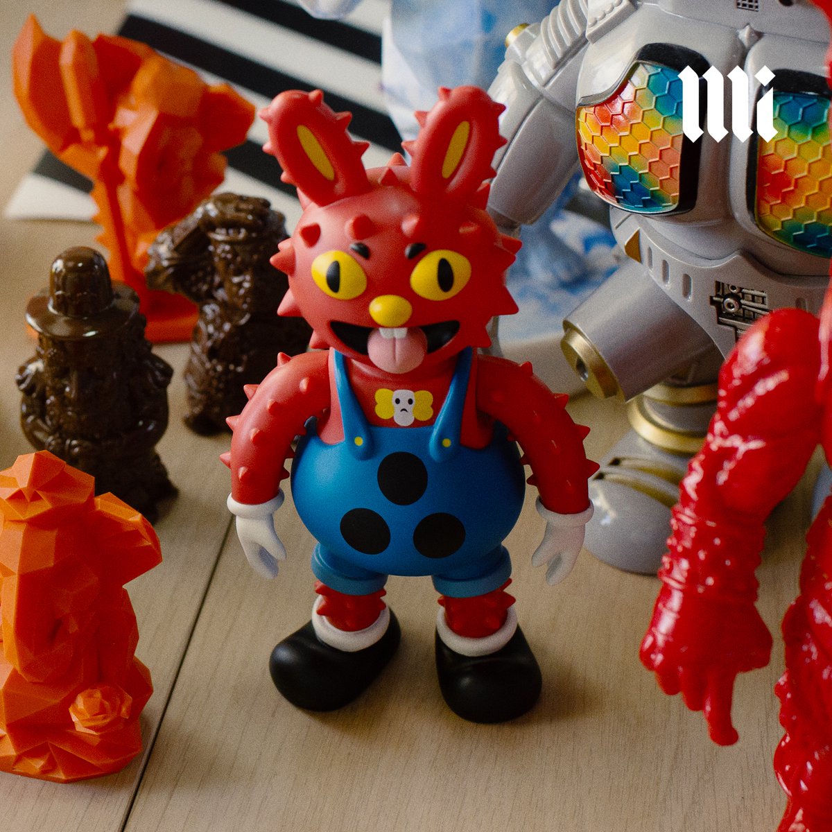 theMissionth's tweet image. “วิธีคิดของแบรนด์เราตรงข้ามกับในท้องตลาด เราไม่ใช่แบรนด์ที่ทำคาแรกเตอร์ออริจินัล เราต้องยอมรับว่าเราเอาคาแรกเตอร์ที่มีอยู่แล้วเป็นพันปีมาปรับเป็นสินค้า ซึ่งเป็นหนึ่งในเรื่องที่คุยกันว่าเราจะเป็น Cultural Export เราเป็น Toy Power”
#KaijuSmuggler 

#TheMissionTH #Arttoy #ไวร้สาระ