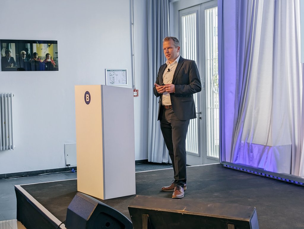 BANKINGCLUB tweet media