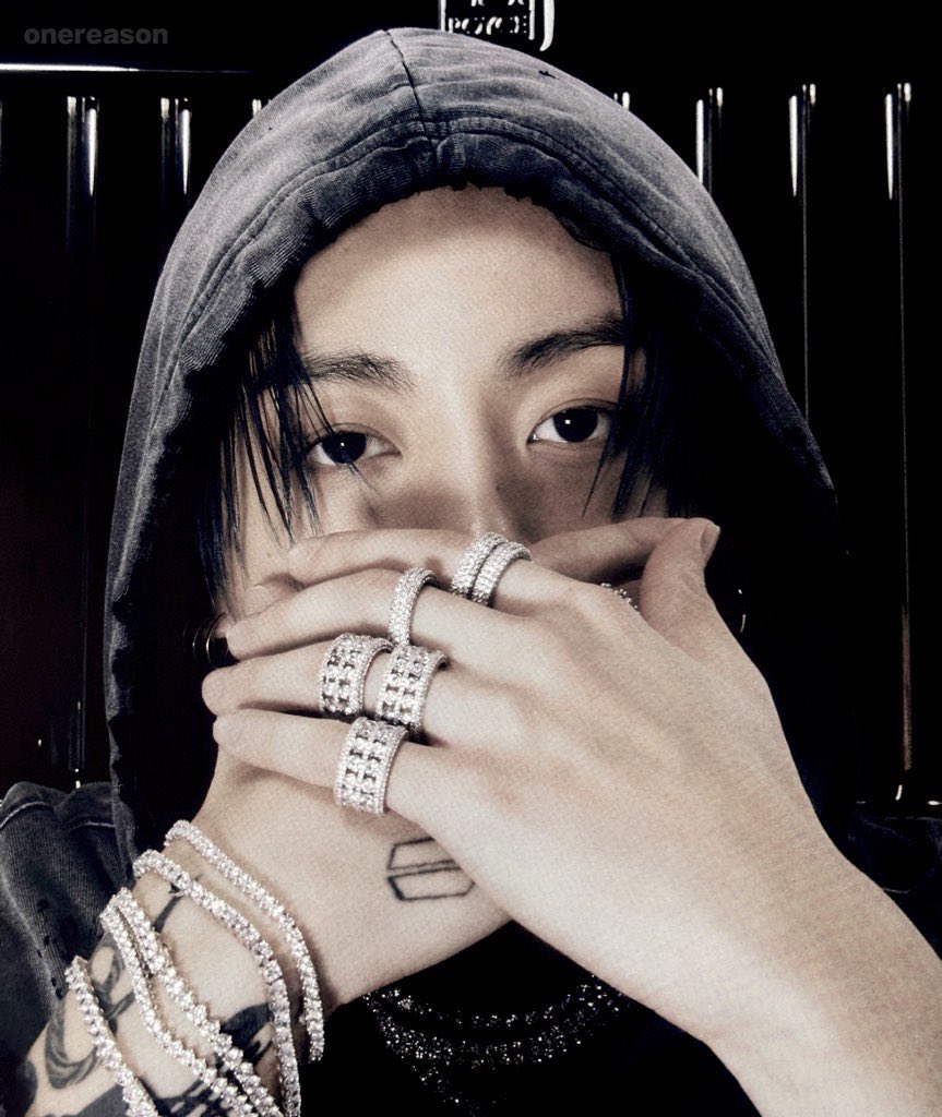 F69KEwfa4AALxlB?format=jpg&name=medium