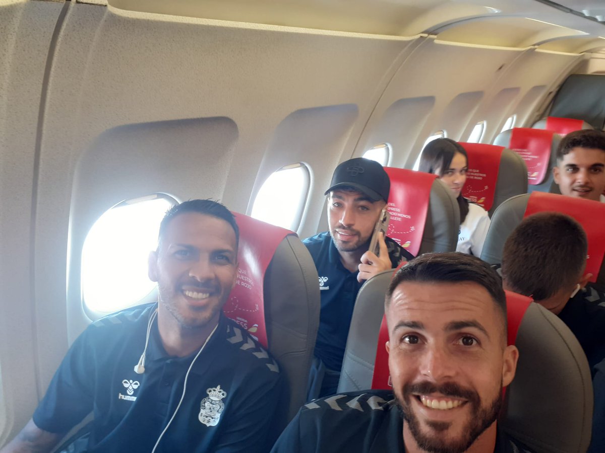 Dando animos a <a href="/UDLP_Oficial/">UD Las Palmas</a> para que regresen con los 3 puntos de Madrid. Marca el de la victoria <a href="/VieraJonathan/">Jonathan Viera Ramos</a>