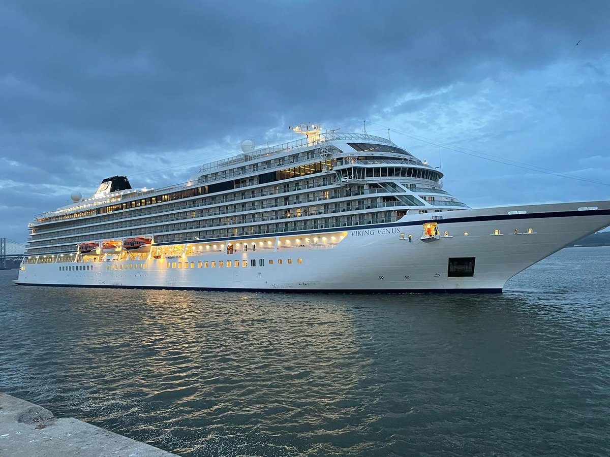 Today we welcome #AtlasOceanVoyages' #WorldTraveller to our #PortofLeith for her inaugural call, <a href="/VikingCruises/">Viking</a> #Venus at our #PortofRosyth and <a href="/CruiseNorwegian/">Norwegian Cruise Line</a> #NorwegianDawn returns to our #SouthQueensferry Anchorage. Wishing you all happy sailing and #HasteYeBack