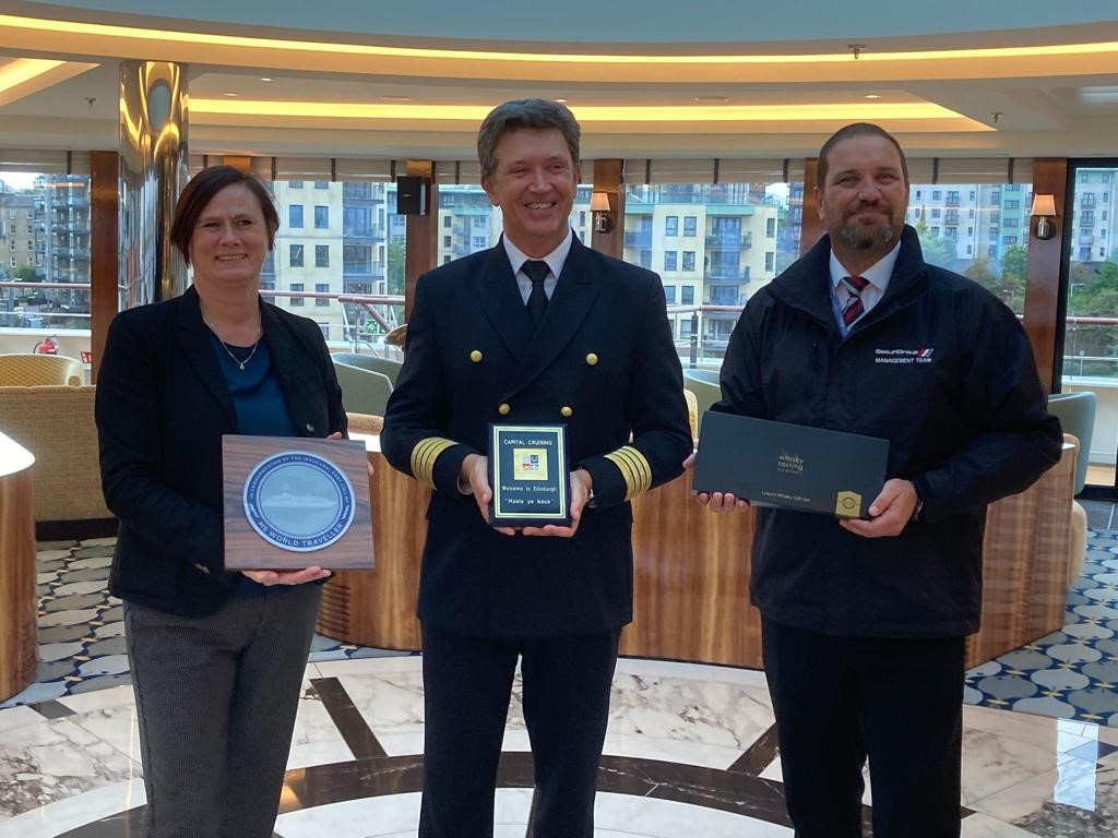 CapitalCruising tweet media