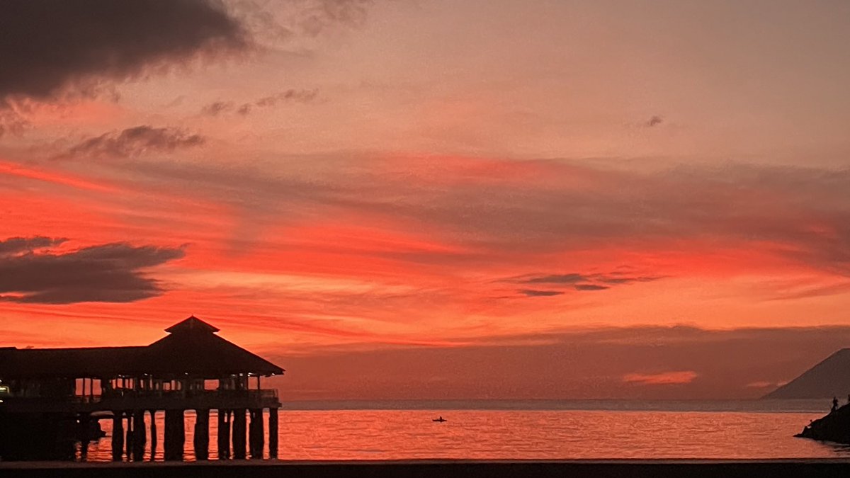 EraldJonathan's tweet photo. Akan selalu ada storage buat foto sunset ❤️ https://t.co/4hc0r7PFRZ