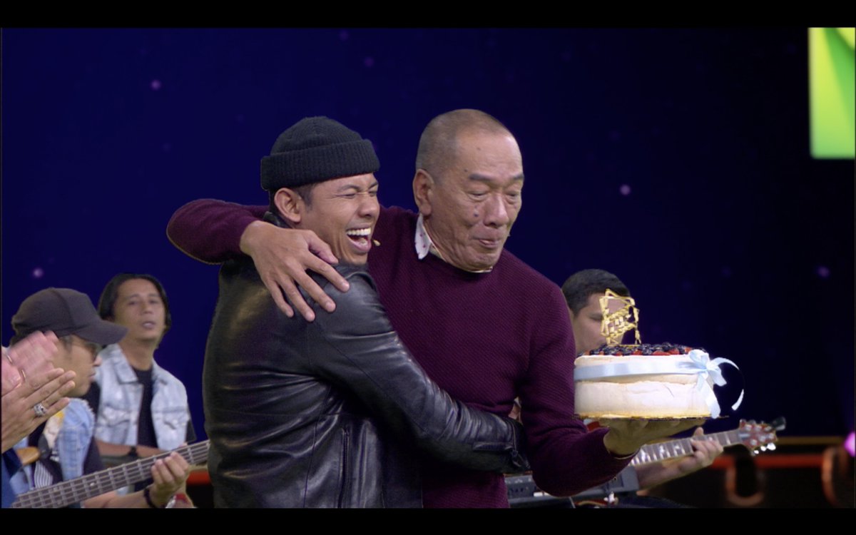 MyMeleTOP's tweet photo. WOW!! Betul betul epic lah birthday Haji @NabilAhmad83 tahun ni. Sekali dengan #tokram buat surprise ni! #meletop https://t.co/c9DvD1Xx3h