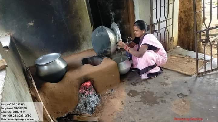 CommonMan_78's tweet photo. ଆଖି ଖୋଲି ଦେଖ ଶିକ୍ଷକ ମାନେ କେତେ କାମ କରନ୍ତି |
ରୋଷେଇଆ strike ରେ
@CMO_Odisha @MoSarkar5T @Vkpandianfancl1 @FdOdisha @otvnews @kanak_news @ArgusNews_in @OdishaReporter @gapg_dept @OGCEA https://t.co/C3FNGHO0Jc