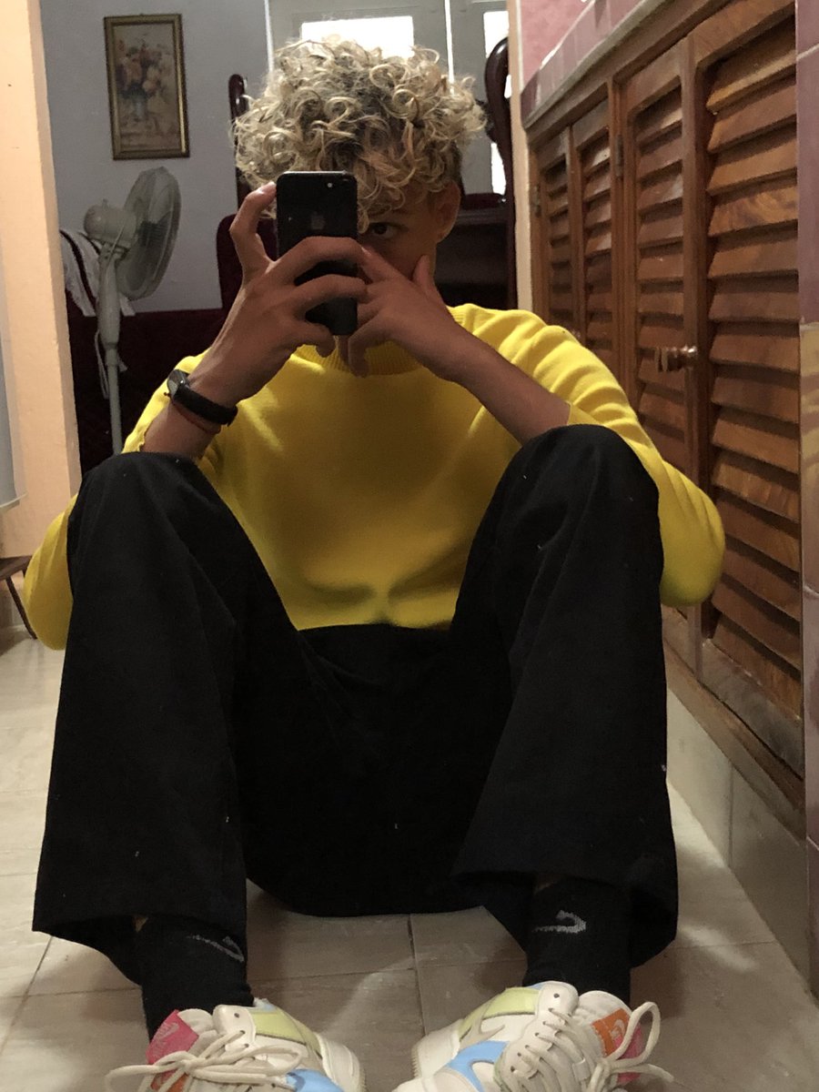 _xsmpr777's tweet photo. Por aquí los que usan !Phone 8 todavía ❤️‍🩹😔 https://t.co/WESppHOP78