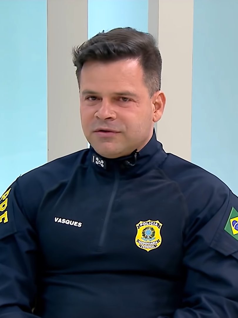 DanielMaiaMello's tweet photo. “Familiares afirmam que ex-chefe da PRF, Silvinei Vasques, perdeu 12 quilos e fazem vaquinha”

E daí?  Não sou nutricionista! 

👇🏼 https://t.co/fFfSX56Bpc