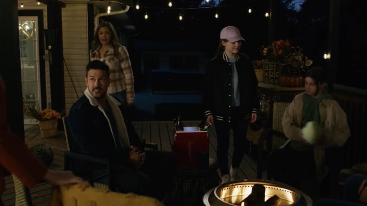 Omg this is the funniest and cringiest(the best possible way) romcom I have watched in a while! My toes does not even have time to unfold before they are awkward again 😂 <a href="/trash_rom_lover/">Trash Rom Lover 💁🏾‍♀️💕</a> have you watched #FourtDownAndLove ? I think it is right up your alley :) #HallmarkAllTheWay