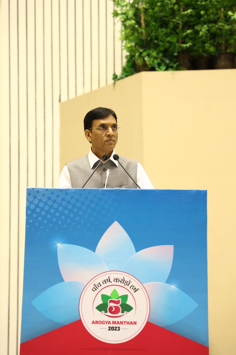 mansukhmandviya's tweet photo. Addressed the valedictory session of #ArogyaManthan2023.

Awarded top-performing States/UTs under various categories for best implementation of AB-PMJAY &amp; ABDM.

Also, felicitated Haryana's daughter Karishma, the first beneficiary of the AB-PMJAY.

#5YearsOfPMJAY #2YearsOfABDM https://t.co/uPgL2vrisq