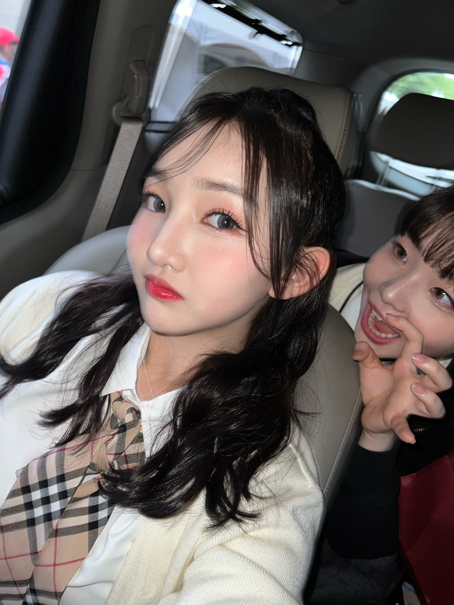 Busters_idol's tweet photo. [#세이라]
내 베프 민지 생일축하해💛
항상 내 핸드폰으로 셀카 찍고🤫잘자고😴
국밥 누구보다 맛있게 먹고😏일주에 한번은 좋아하는거 바뀌는 민지야👑
앞으로도 서로 사진 찍어주고 언어 선생님하면서 재밌게 지내자👍🏻

#busters #버스터즈 #バスターズ https://t.co/otXK5rk8nl