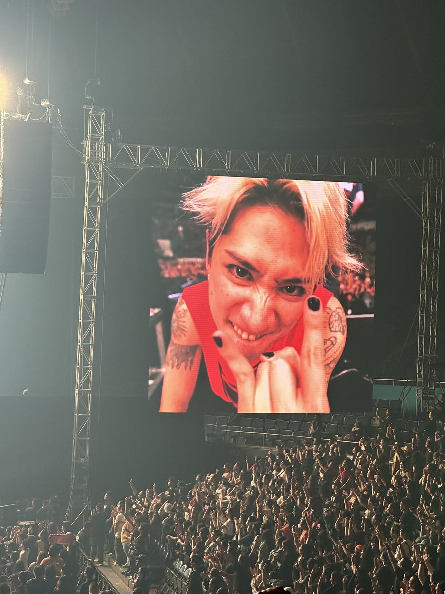 _rikkachan01's tweet photo. Love u Taka !!! 🖤🤧

@ONEOKROCK_japan 
#ONEOKROCKinMNL2023 https://t.co/00pjIOy17Z