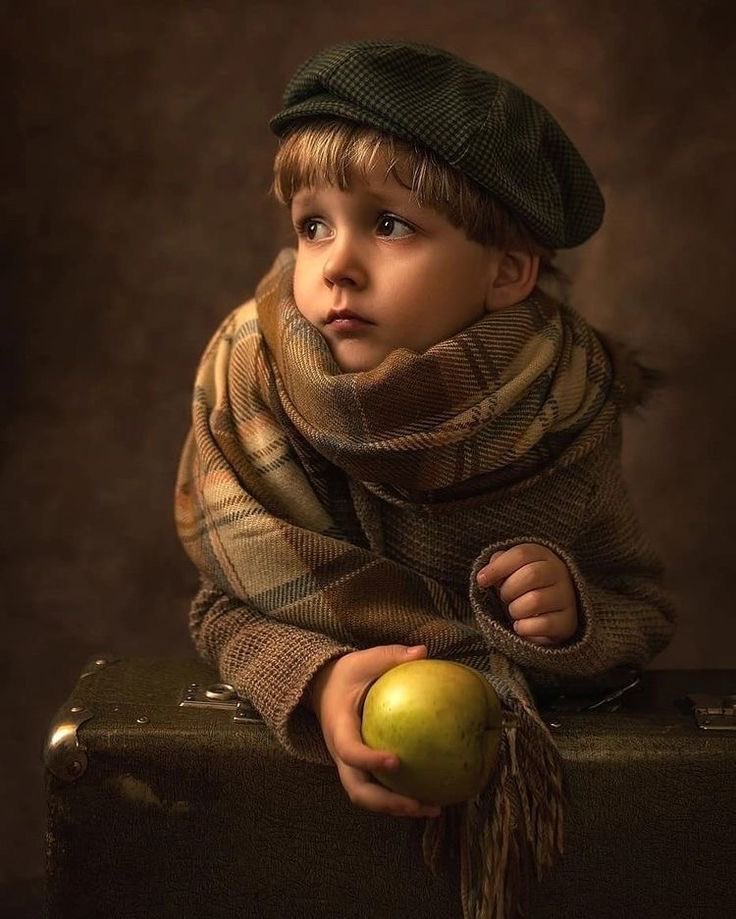 مهما تعدّدت ميزات الشخص ، ليسَ هناك ما يُضاهي رِقّة القلب ، جميعنا نميلُ إلى لَيّن الطّبع ، ولا نأمَن لأحد بقدرِ ما نأمن للشخص الرحيم ، وتبقى الحِنّيّة الشيء الوحيد الذي لا يُقدّر بثمن ولا يُباع ولا يُشتَرى ، هي الخُصلة التي يُفتّش عليها الجميع فيمن حوله.