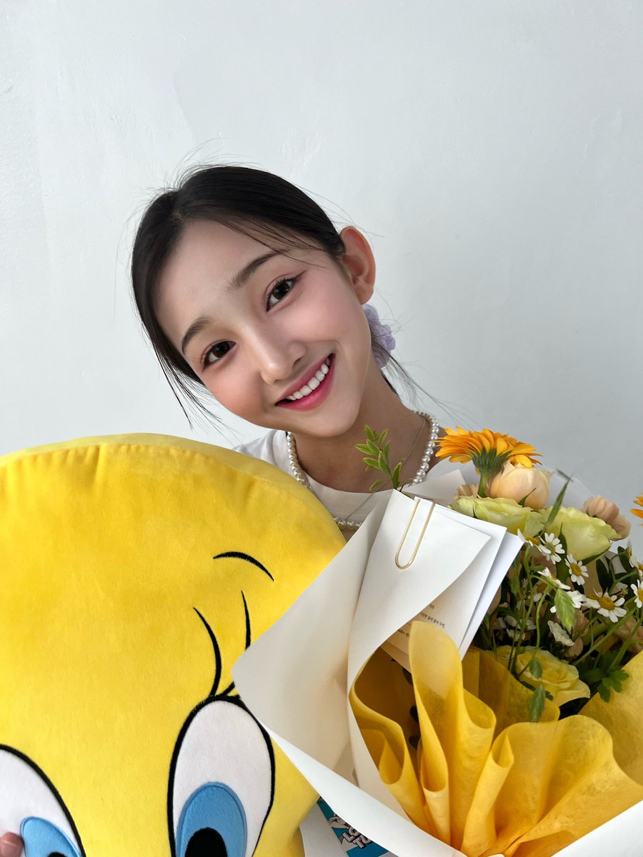 Busters_idol's tweet photo. [#민지]
모두들 제 생일을 축하해주셔서 감사합니다!! 덕분에 정말 행복하고 즐거운 생일을 보내고 있답니다💛

#busters #버스터즈 #バスターズ
#minji #민지 #ミンジ https://t.co/TCO41AhtXq
