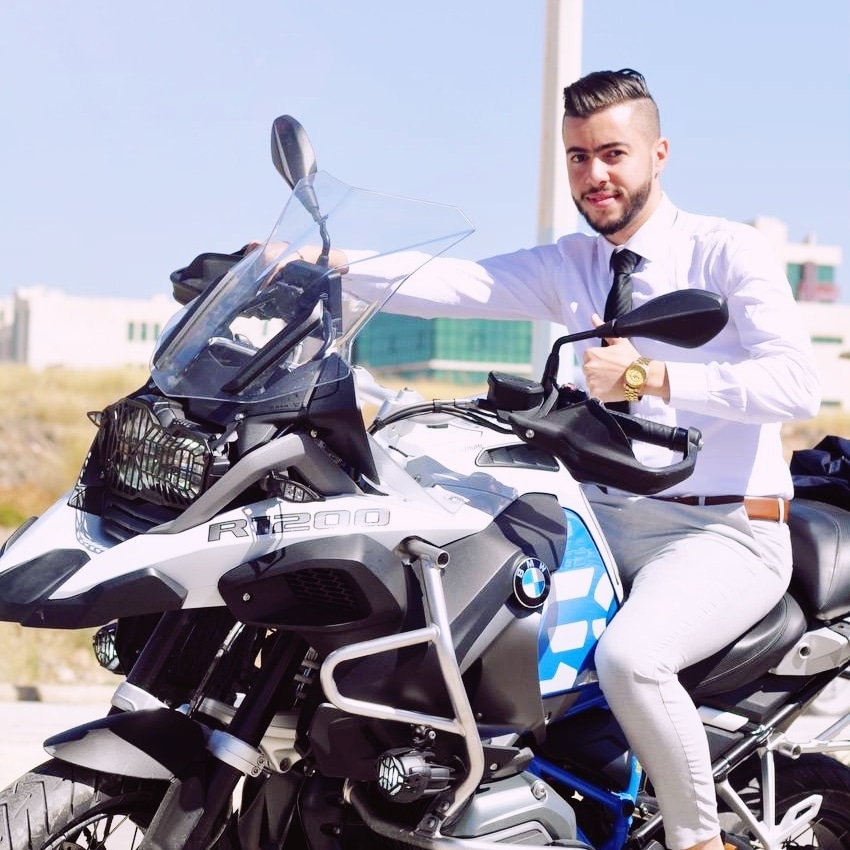 dady_raed's tweet image. #NouvellePhotoDeProfil
T&apos;arrive toujours à des meilleur résultat avec un mot gentille et un revolver qu&apos;avec le mot gentille tout seul #113-36-quai-des-orfevres
#113 #rimk #36quaidesorfevres #bmwgs #bmw #r1200 #gs1200