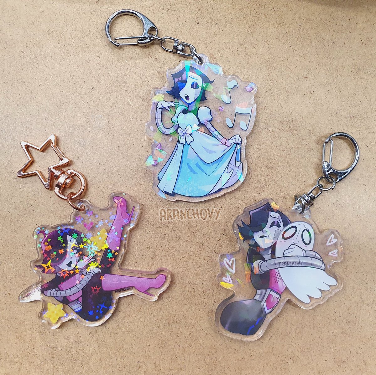 Aranchovy's tweet photo. Hii reminder that there's a lot of stuff on my shop 🕺
https://t.co/aQxH3pPSBO https://t.co/fcYXOaKeZy