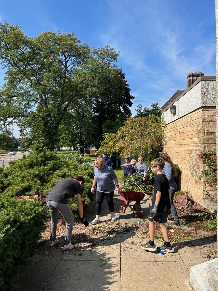 The before and after speaks for itself! This weekend members of our Dort Financial Community Crew set out to clean up and beautify some outdoor spaces at the local Catholic Charities organization.
What a great way to spend the last weekend of Fall, team! 💙