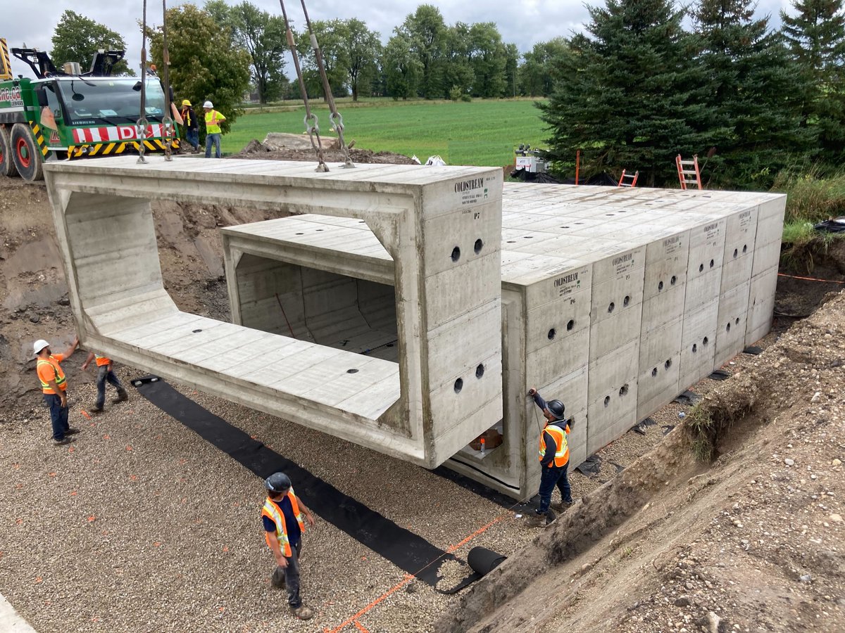 Coldstream_45's tweet photo. Over 300 Tonnes of concrete installed in 4 hours 🤜 #SouthShoreContracting #ColdstreamConcrete #AcceleratedConstruction https://t.co/449Hn9Yxr4