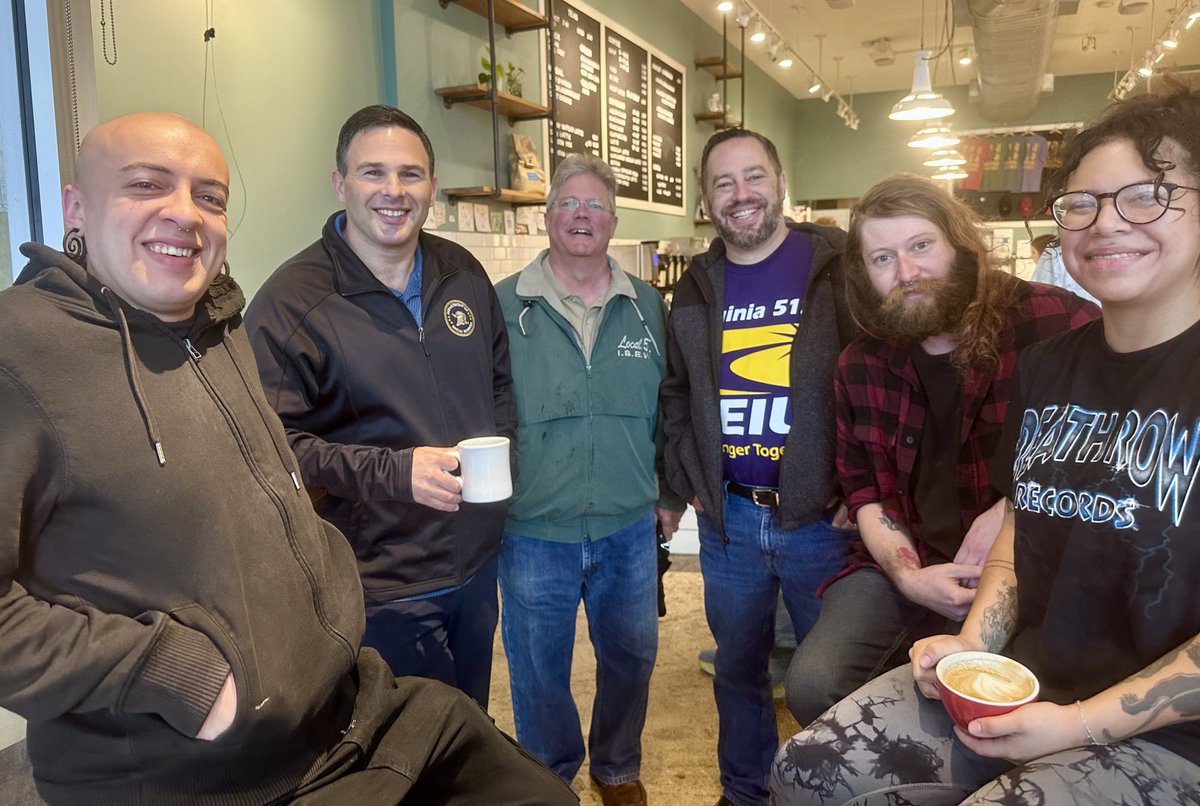 Broder512's tweet photo. We like our coffee like we like our unions: strong! ☕️✊🏾✊🏽✊🏻

Join me in supporting the baristas of @RBWorkersUnited! It’s time for #RareBird in Falls Church to recognize their workers’ union. #UnionsForAll #VAisforUnions https://t.co/cbiMeahHEa