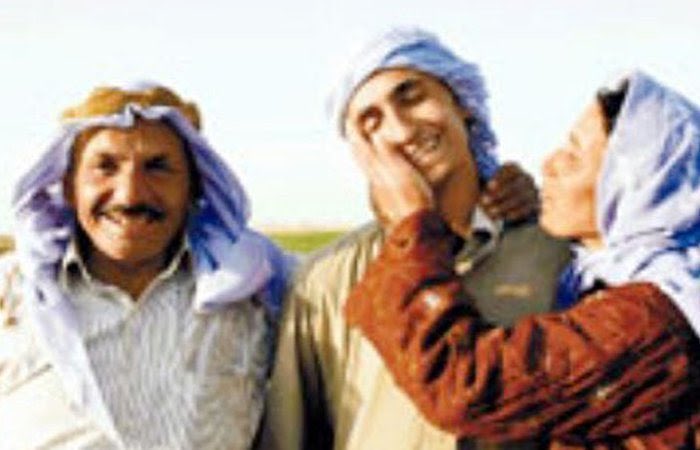 nurdogandiyorki's tweet photo. Silivri’de tutukluyken hayatını kaybeden Cerrahpaşa Tıp birincisi, Harranlı doktor İbrahim Halil Özyavuz’u hatırladınız mı?

Cezaevindeki şüpheli ölümü, medyaya intihar olarak yansımıştı.

İddiaya göre Özyavuz’un telefonuna Bylock’u Akp’li eski Bakan Fatma Betül Kaya’nın eşi İlyas Kaya yüklemiş ve genç doktor buna dair ifade verdikten kısa bir süre sonra intihar ettiği açıklanmıştı. Harranlı doktorun otopsisinde ise kafatasında darp izlerine rastlandı.

Tutuklanma sebebi, Bylocktu ve bugün bu uygulamanın “Suç olmadığı” açıklandı. Halil İbrahim yaşasaydı, birçoğuna olduğu gibi bugün ona da “pardon” denilecekti.