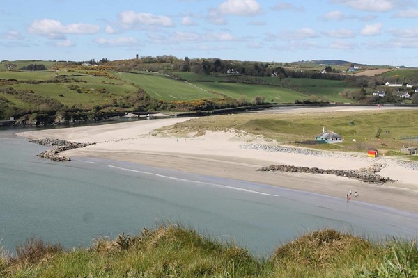 celtic_cottages's tweet photo. Happy #WorldTourismDay 2023!🌍

Discover the charm of our home: Rosscarbery #WestCork:  Beautiful beaches, natural beauty, culinary delights, outdoor adventures, rich history &amp; breathtaking sunsets.

Visit &amp; create unforgettable memories in this Irish gem 🇮🇪 #WorldTourismDay23 https://t.co/ugDPNwSESa