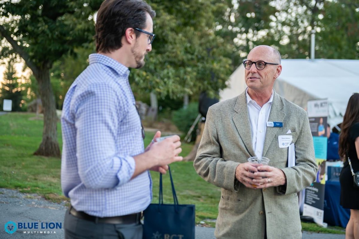 SCANofNOVA's tweet photo. Community is at the heart of everything we do. We're here, we're listening, we're your neighbors, and together we are a village standing up for children every day. Thanks, @BearChaseBrew &amp; @LoudounChamber, for hosting us as a #LoudounOnTap partner. Can't wait for the next one! https://t.co/xBpMNtkZHe