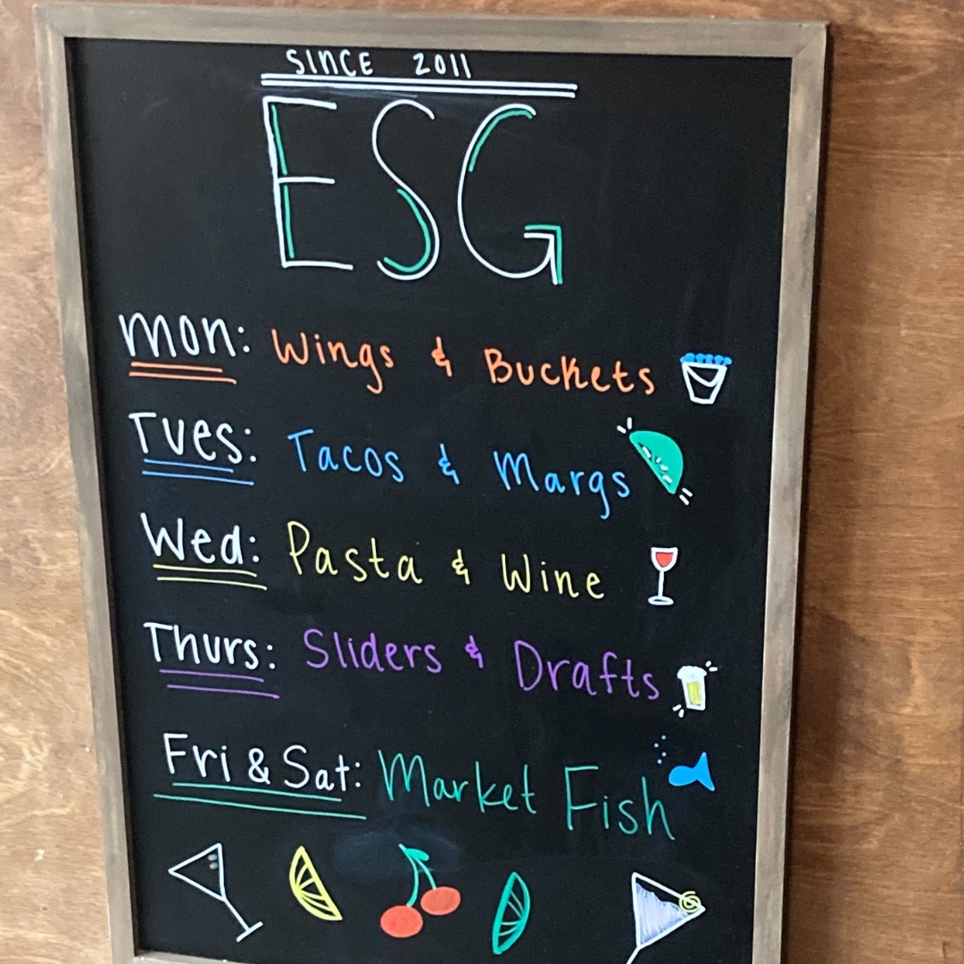 We have out daily specials set!  Come join us each day and get a chance to try something special, just for that day.  Dishes will change each week so be sure to come when you can!

#EastSideGrill #ESG #dailyspecial #NWAEats #Fayetteville