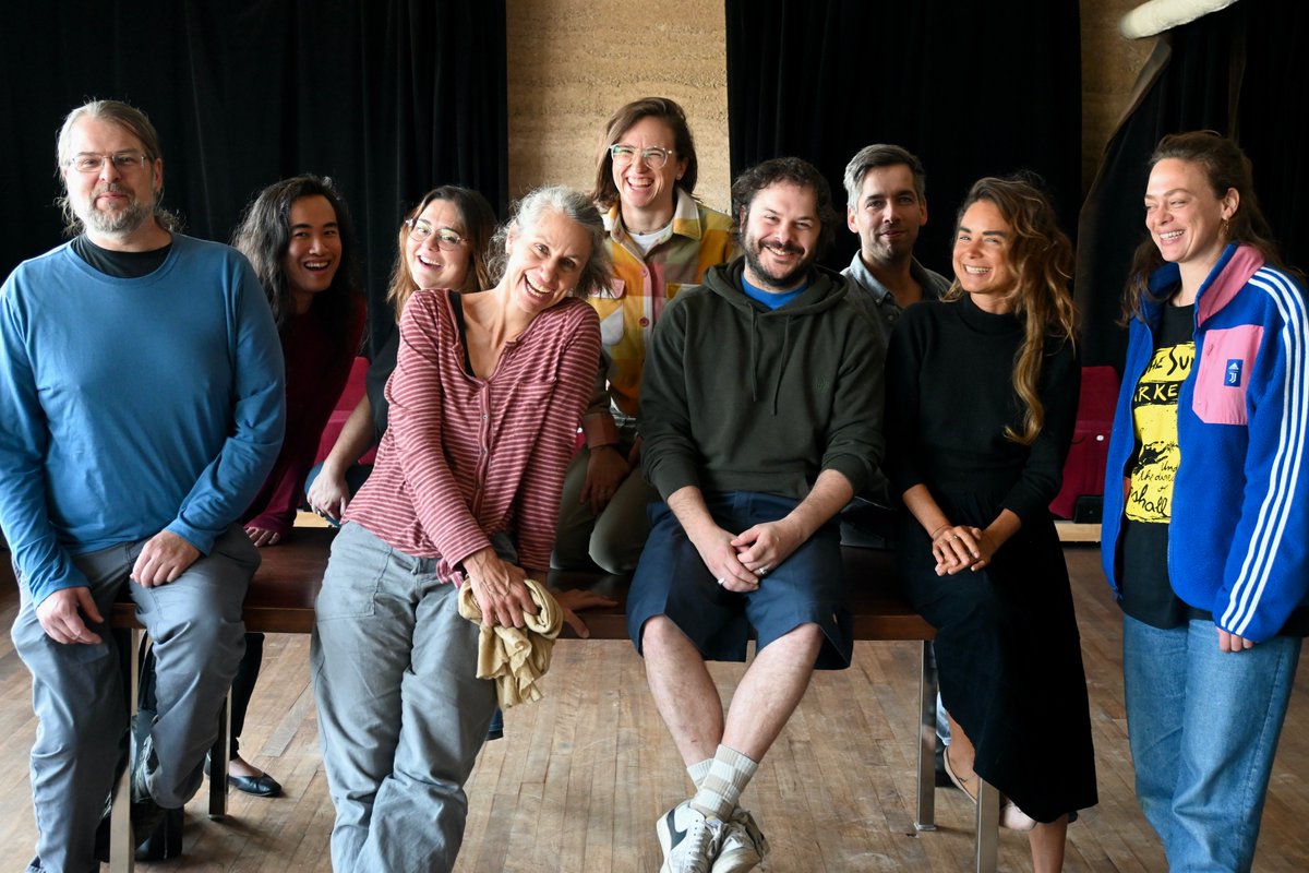 La belle gang de Je te réponds ce soir 2023. Résidence en cours, spectacle/laboratoire ce jeudi au Lion d'Or dans le cadre du FIL : festival-fil.qc.ca/je-te-reponds-….