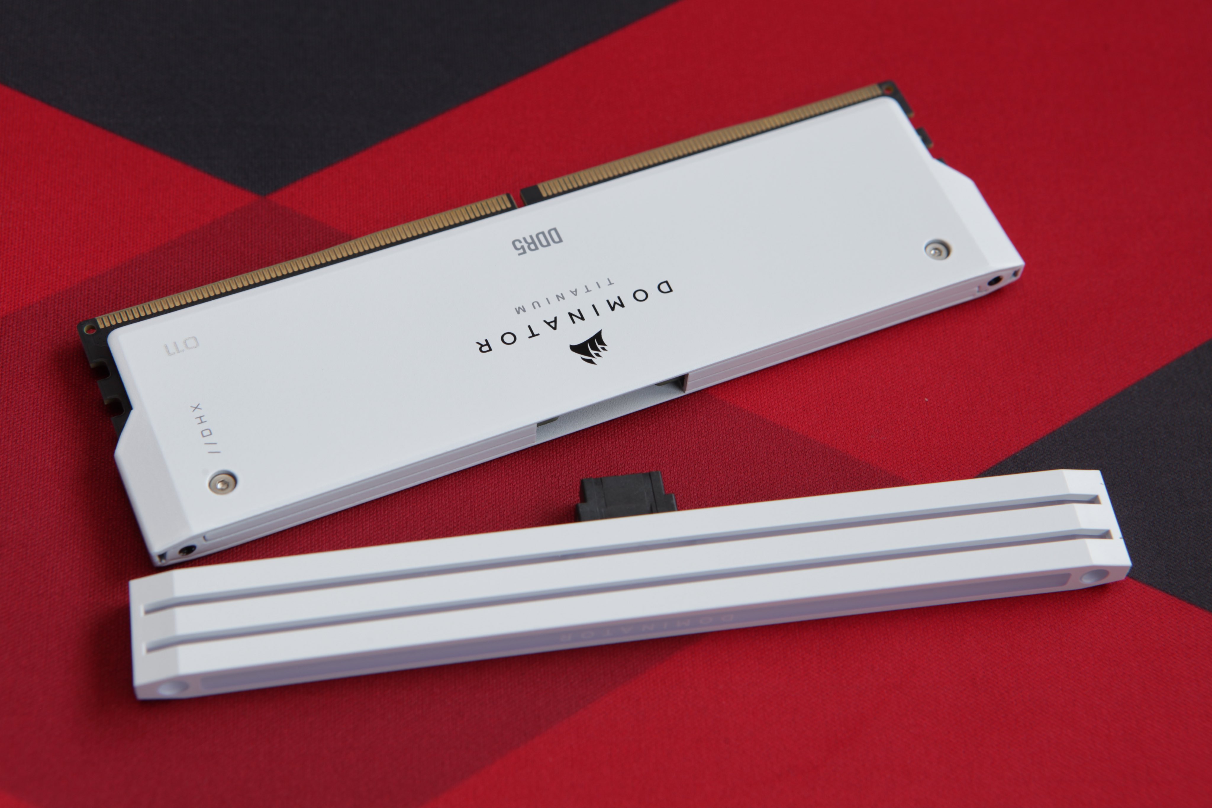 The CORSAIR DOMINATOR TITANIUM DDR5 Memory is now available! : r/Corsair