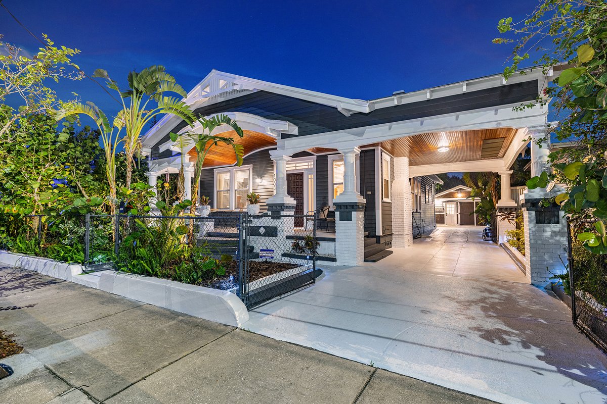 tyler_sheff's tweet photo. Investor's Dream: $20K Off! 🏠💰
🚀 Tampa duplex alert! $20,000 off! Front 3-bed, 2-bath home + studio apartment = 💎 opportunity. Now $579,900. Act now – call your agent! 📞🏘️ #TampaRealEstate #Deal https://t.co/fuj0n48jAY