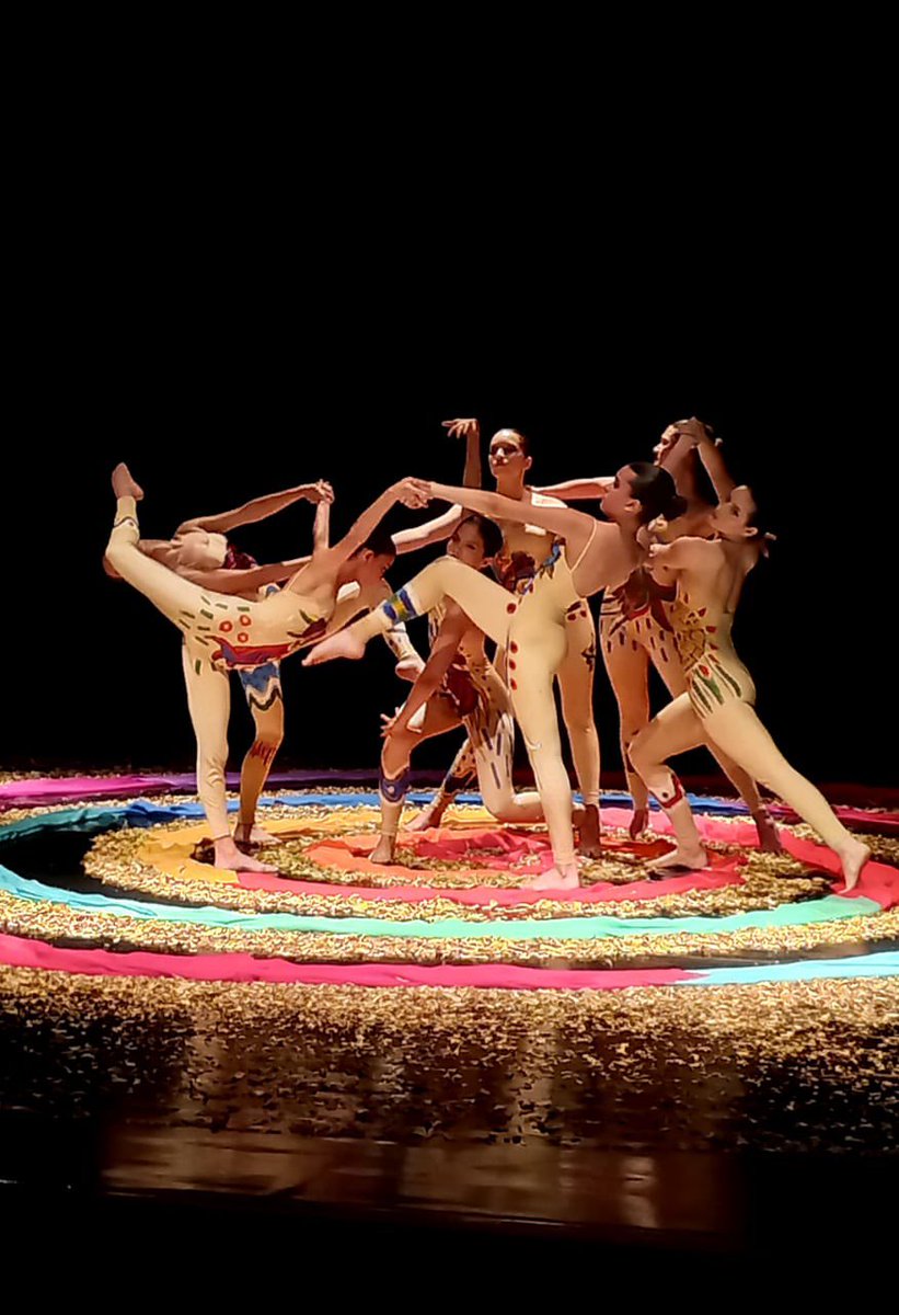 VillegasPoljak's tweet photo. La maestra Marisol Ferrari, gloria de la danza contemporánea venezolana, cumplirá 55 años de carrera artística en noviembre de este año. Así van los ensayos de su escuela #Azudanza para esa merecida conmemoración en #Maracaibo, estado #Zulia.
#FelizMartes
#Venezuela
#26Sep https://t.co/mQQid4rmnc
