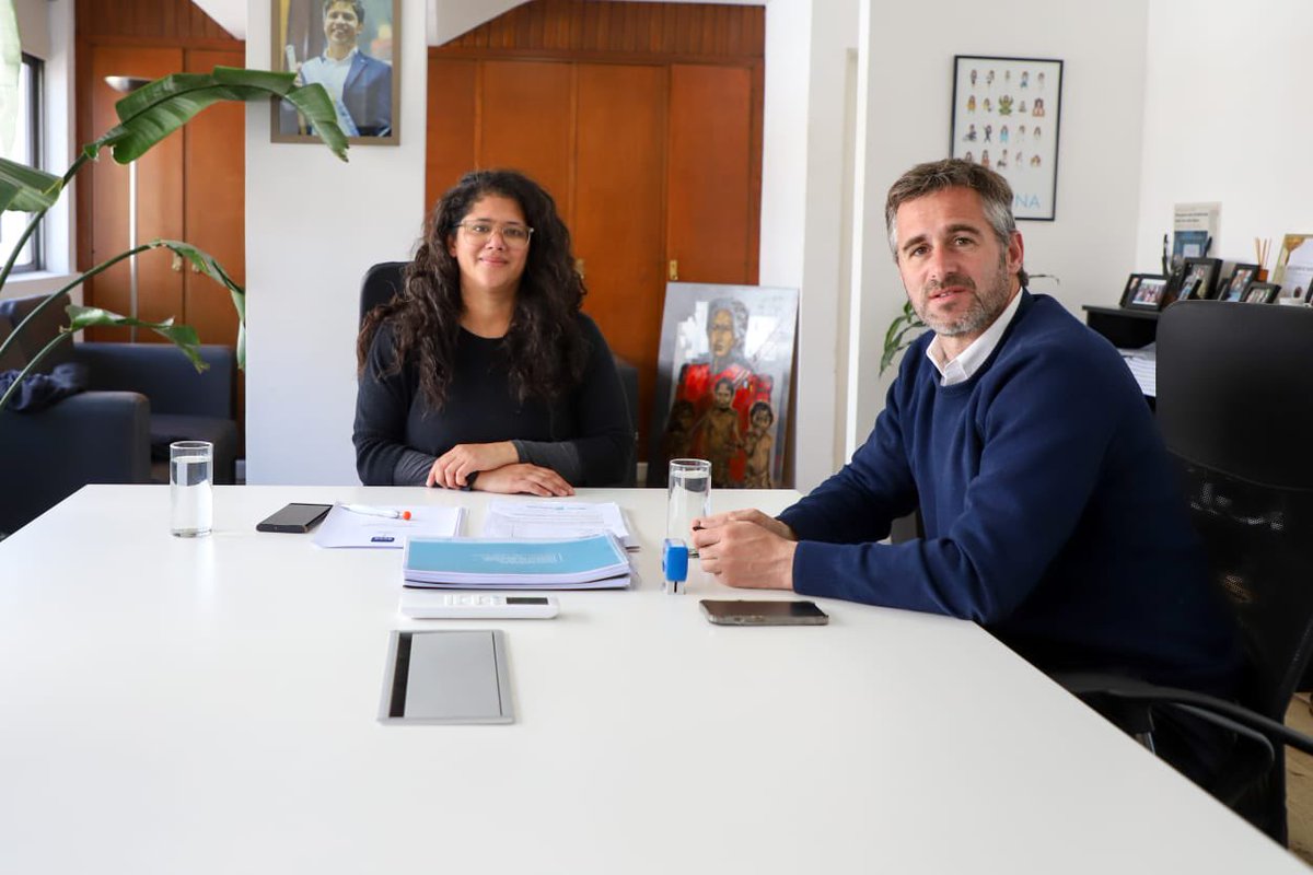 FedericoAchaval's tweet photo. Con @barriosromi, directora ejecutiva de @OpisuPba, firmamos un convenio que nos va a permitir llevar adelante trabajos de mejora en el barrio #VillaLuján de #PresidenteDerqui. 

Hace poco inauguramos las cuatro plazas de #Monterrey, y vamos a seguir trabajando de manera articulada para llegar a cada rincón de la localidad.