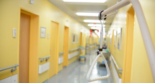 Dt_Aerzteblatt's tweet photo. Länder drängen weiter auf Soforthilfen für Krankenhäuser:  München/Kiel – Bayern und Schleswig-Holstein verlangen Soforthilfen für Kliniken noch vor der geplanten Krankenhausreform. Dafür… #Krankenhäuser #Soforthilfen #Holetschek #vonderDecken  https://t.co/aKT6R4h7EA https://t.co/N1v8Tdjw47